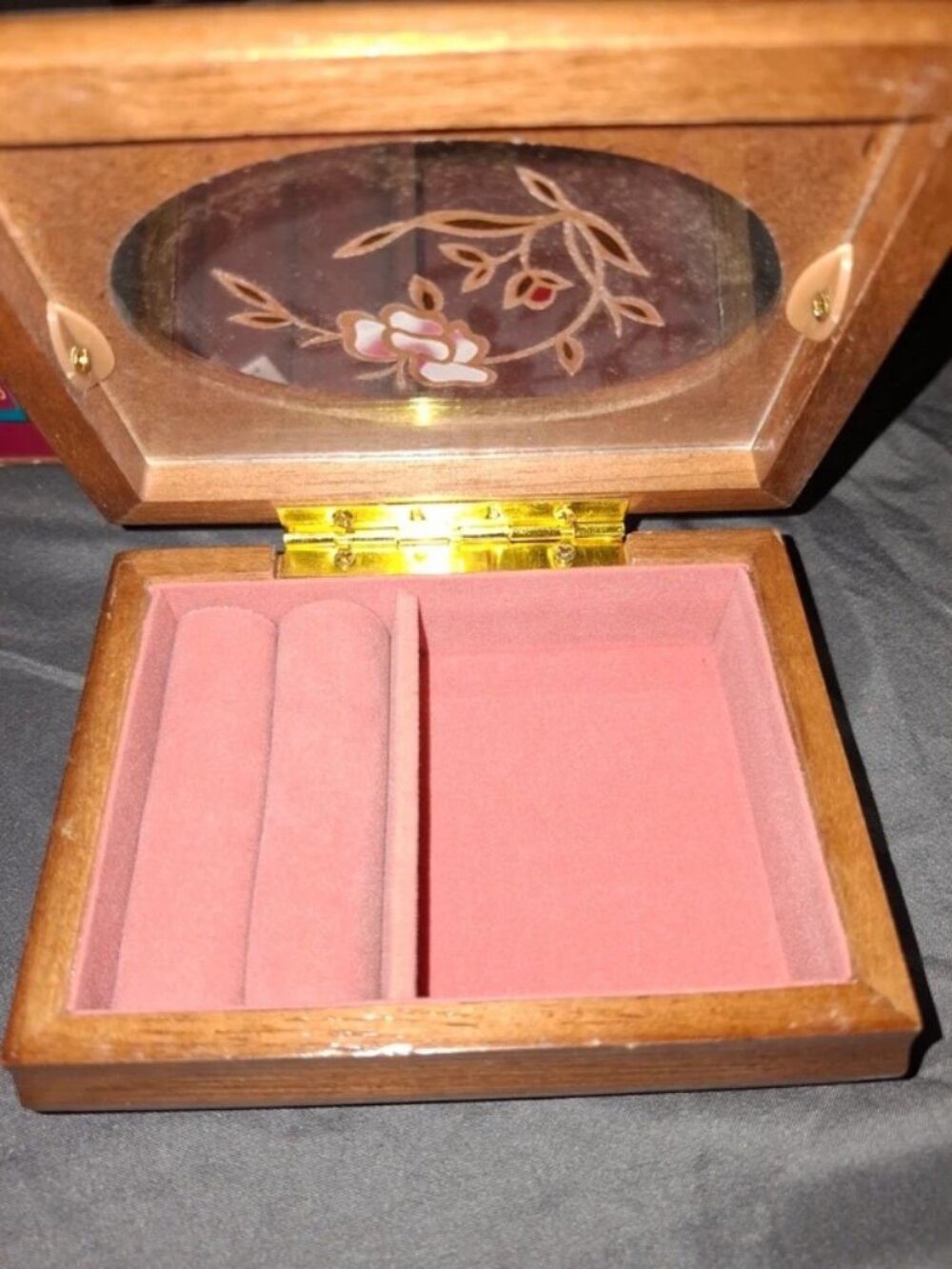 Jewelry box - Picture 2 of 3
